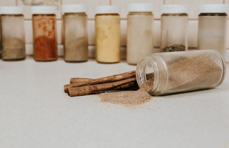 Matcha Tools Bamboo - brown powder in clear glass jar