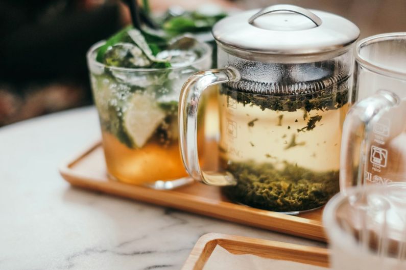 Rooibos Tea Glass - clear glass mug on tray