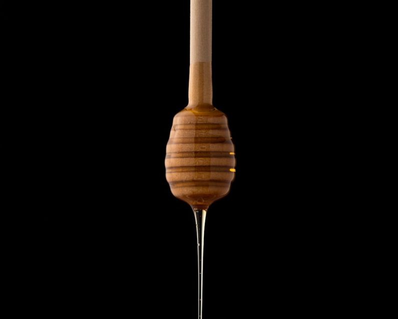 Honey Tea Jar - brown wooden shower head